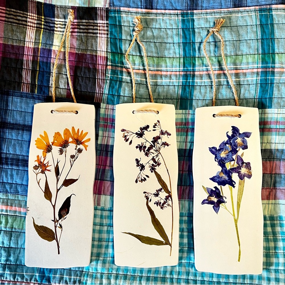 3 hanging flower blocks